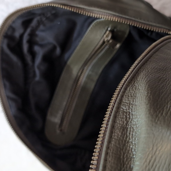 Wanderers| Green Mini Californian Leather Backpack - Picture 6 of 13